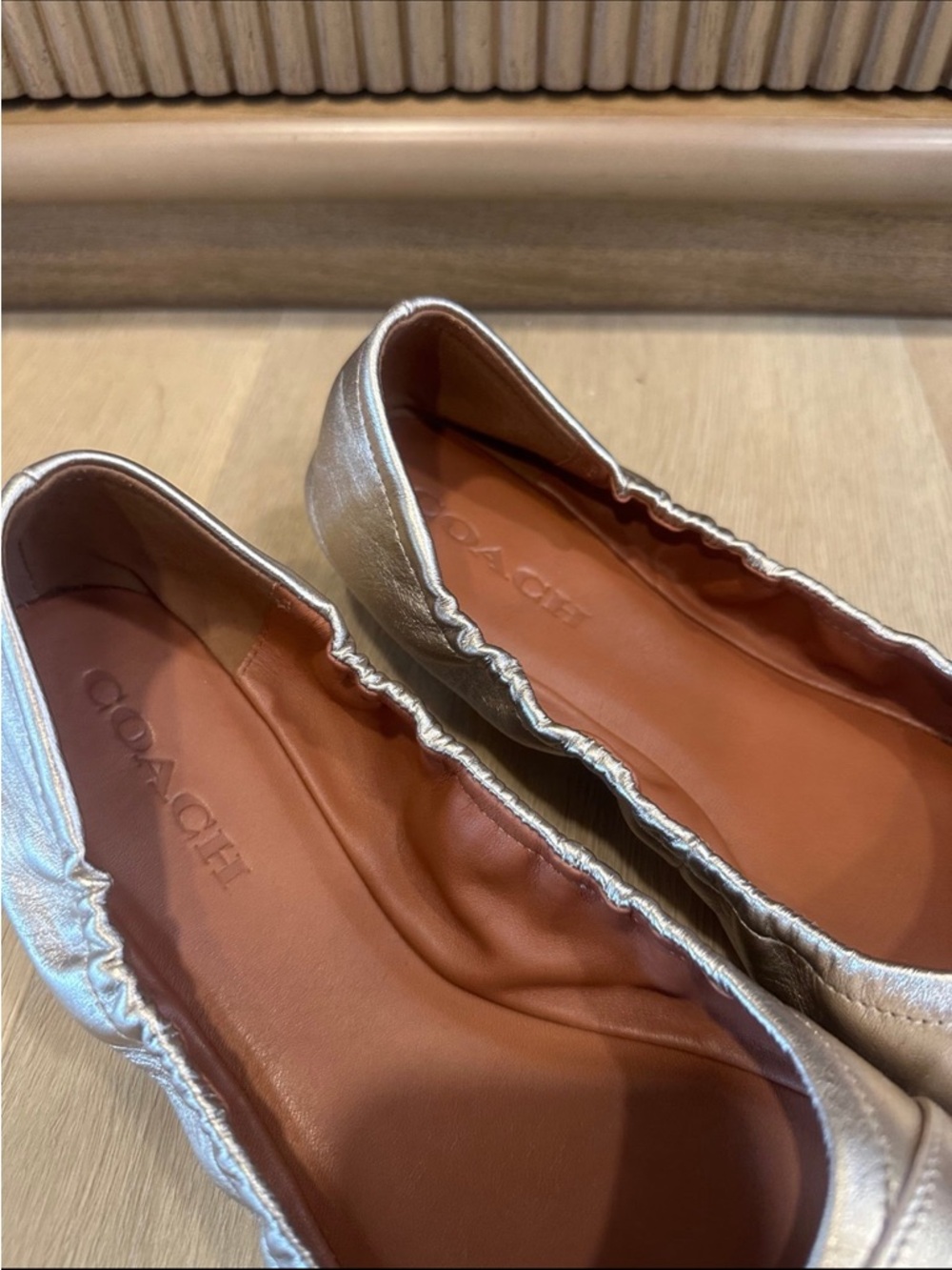 COACH STANTON BUCKLE
FLAT - CHAMPAGNE size 10 Metallic Gold Leather Ballet Flats - Picture 3 of 9